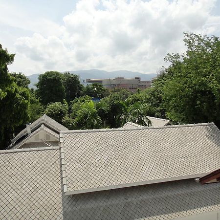 The Red Hibicus Guest House Chiang Mai Exterior foto