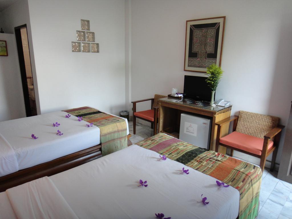 The Red Hibicus Guest House Chiang Mai Exterior foto