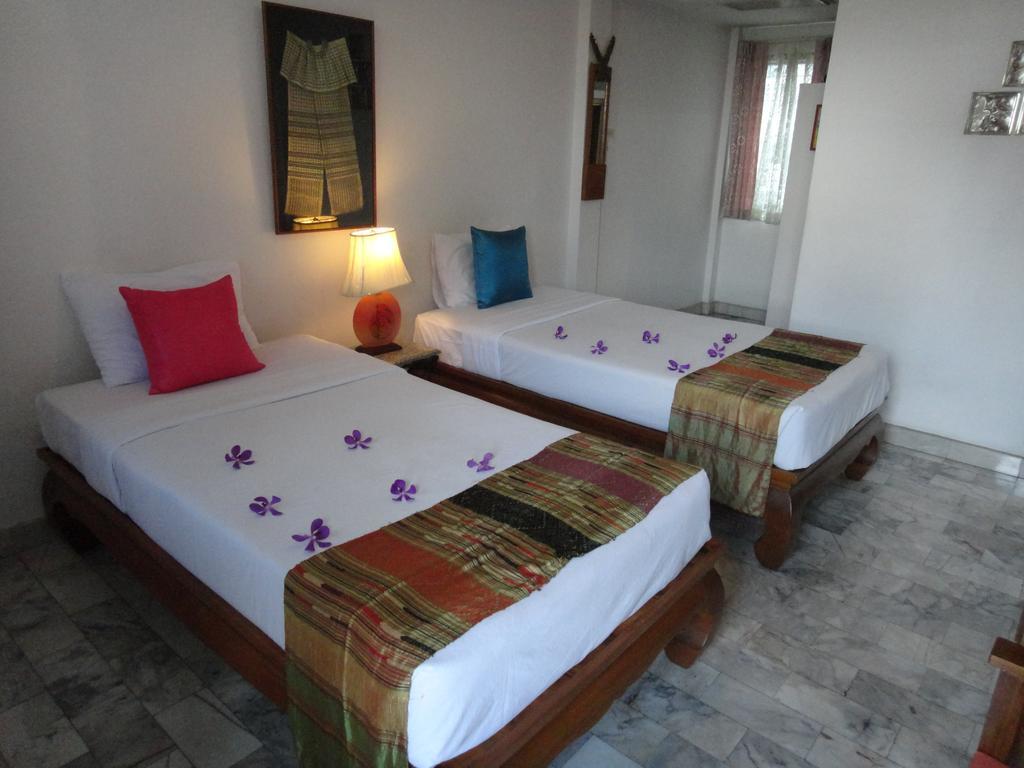 The Red Hibicus Guest House Chiang Mai Exterior foto