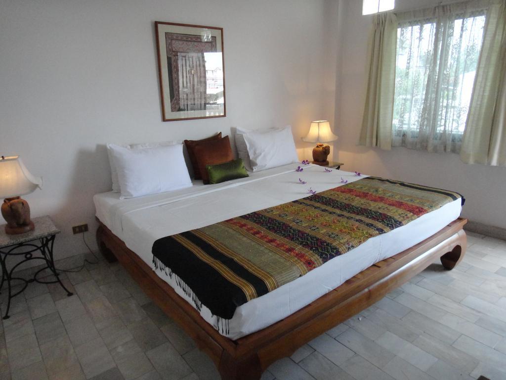 The Red Hibicus Guest House Chiang Mai Exterior foto